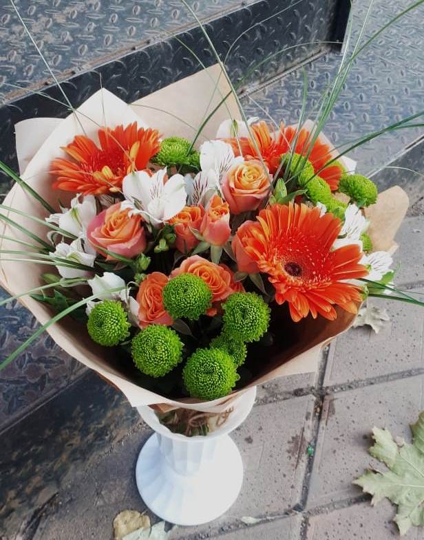 Букет цветов из: Герберы, Хризантемы, Альстромерии и Розы в Русско-Высоцкое