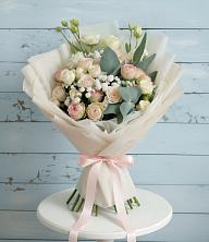 Букет цветов из:  Розы и Лизиантусы в Русско-Высоцкое