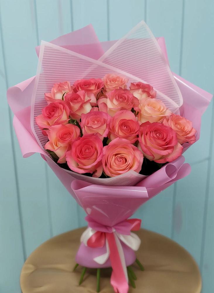Букет 15 Розовых роз Равель в Русско-Высоцкое