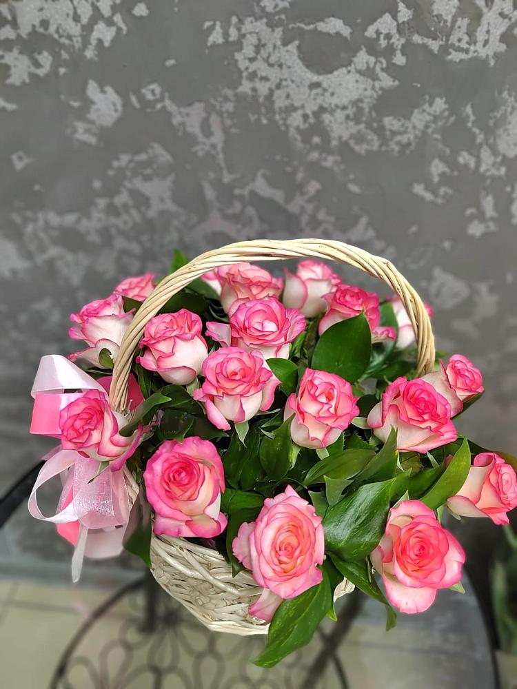 Цветочная композиция из Розы в корзине в Русско-Высоцкое