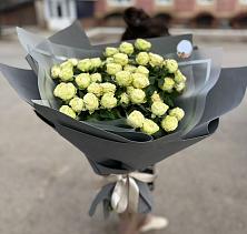 Букет Белые кустовые розы Солинеро в Русско-Высоцкое