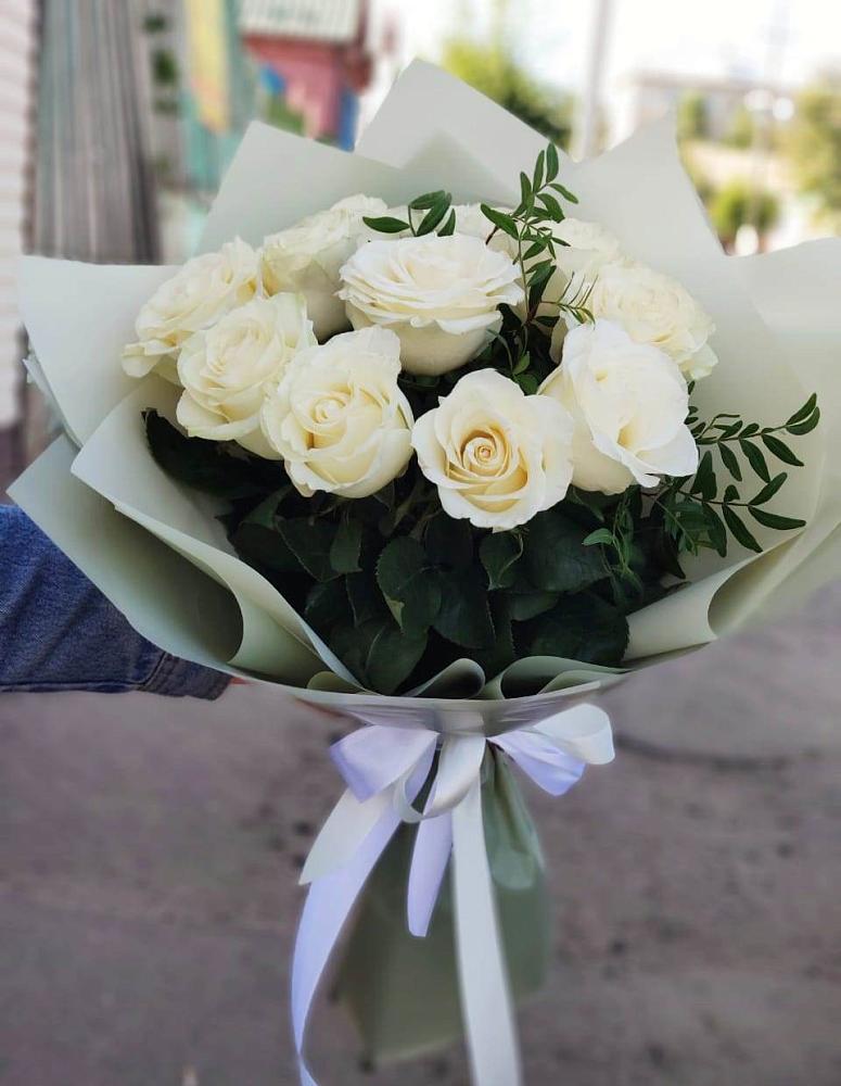 Букет Белые розы Проуд в Русско-Высоцкое
