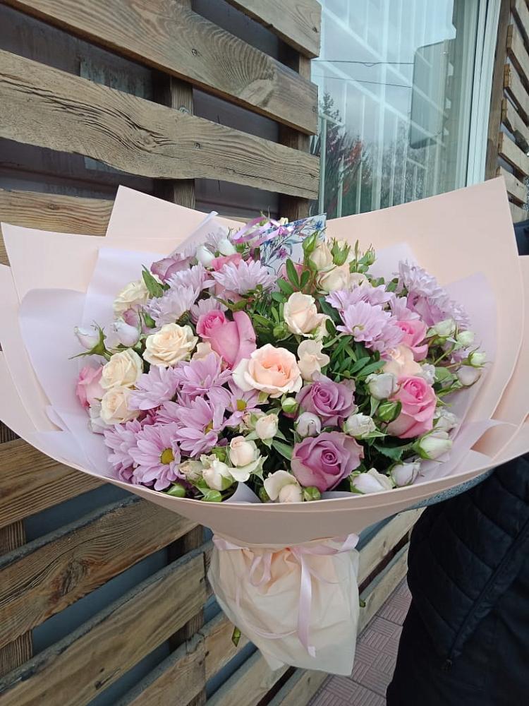 Букет цветов из: Розы и Хризантемы в Русско-Высоцкое