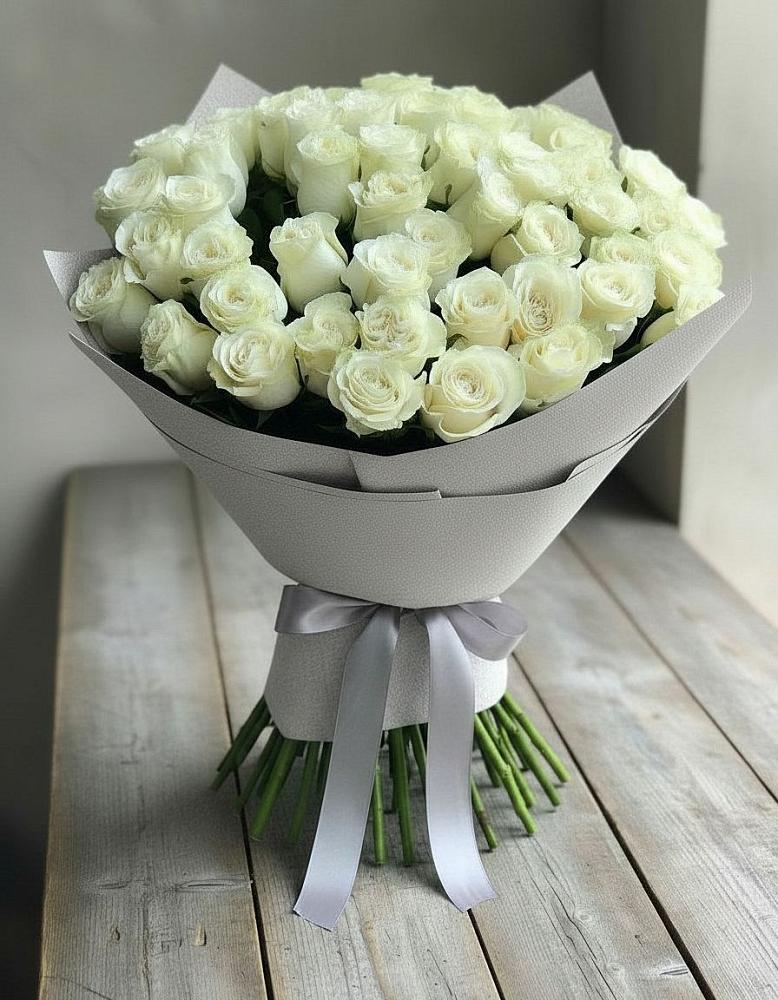 Букет 35 Белых роз в Русско-Высоцкое