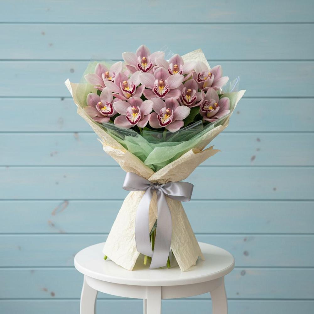 Букет цветов из: Орхидеи и Розы в Русско-Высоцкое