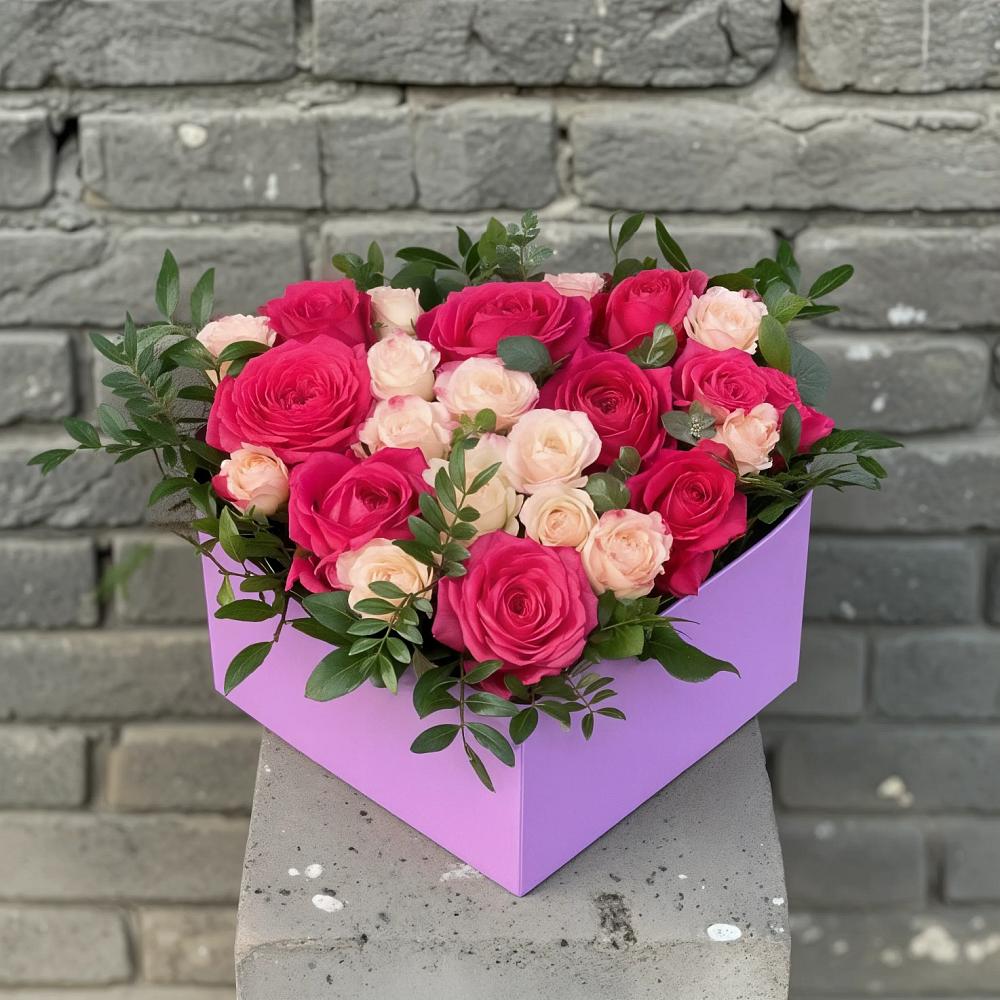 Цветочная композиция из Розы в коробке в Русско-Высоцкое