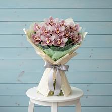 Букет цветов из:  Орхидеи и Розы в Русско-Высоцкое