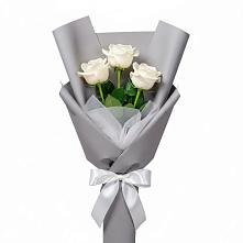 Букет 3 белые розы в Русско-Высоцкое