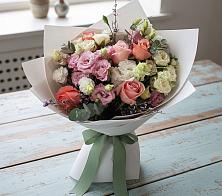 Букет цветов из:  Розы, Лизиантусы и Гвоздики в Русско-Высоцкое