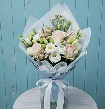 Букет цветов из:  Розы и Лизиантусы в Русско-Высоцкое