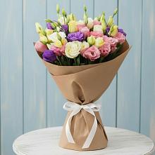 Букет цветов из:  Лизиантусы в Русско-Высоцкое